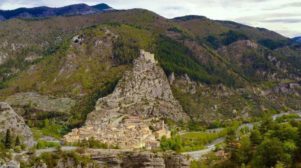 L'Orbitelle Apartman Entrevaux Kültér fotó