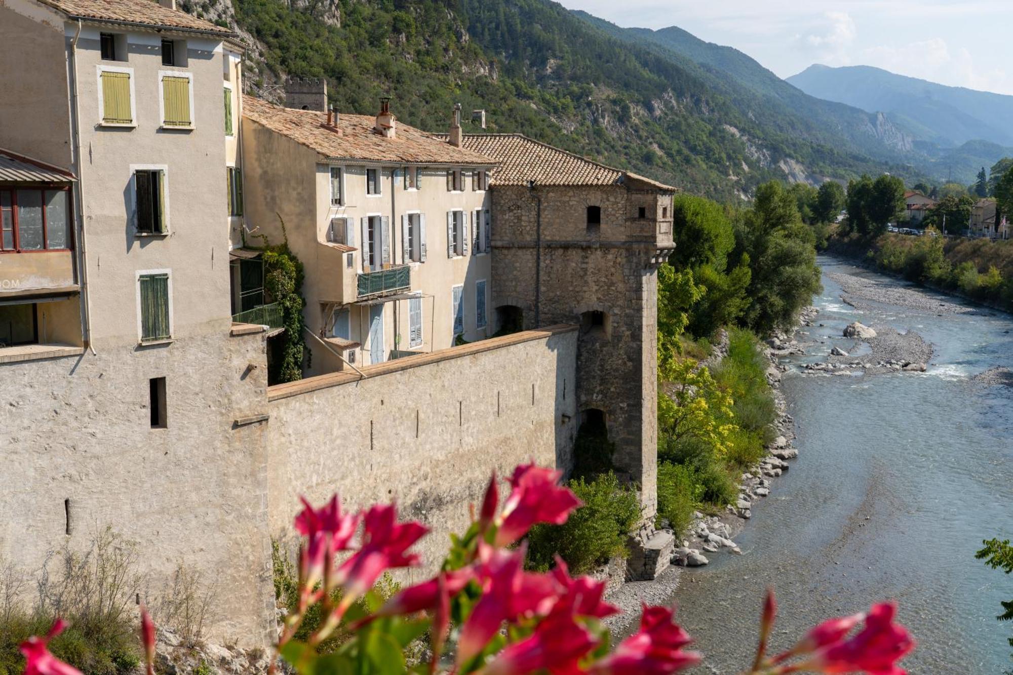 L'Orbitelle Apartman Entrevaux Kültér fotó